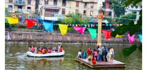 devotees at Nagpokhari kathmandu on Nag panchami